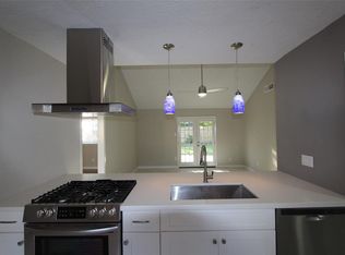 1026 W Belgravia Dr, Pearland, TX 77584