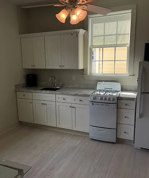 1019 Adams St #B — Photo 8