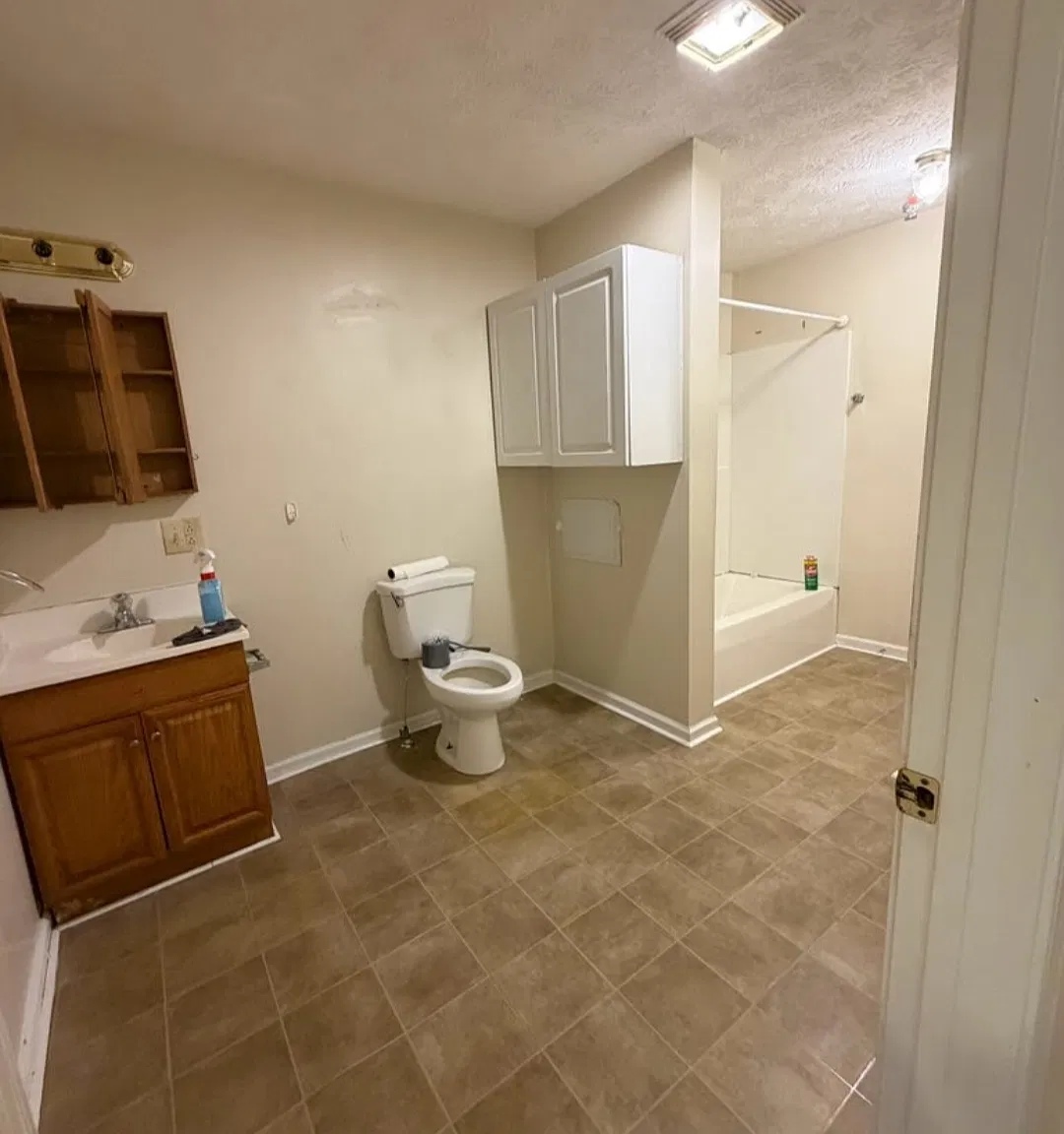 3 bed, 1200 sqft, $1,200 — Photo 1