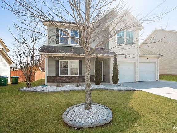2nd image of 808 Georgia Oak Ln