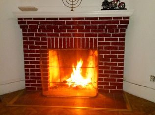 32 Dresden St, Springfield, MA 01109