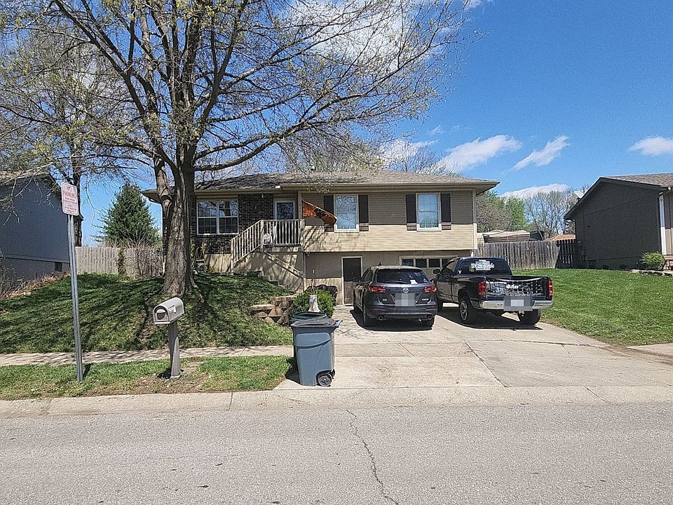1st image of 826 SE 19th St