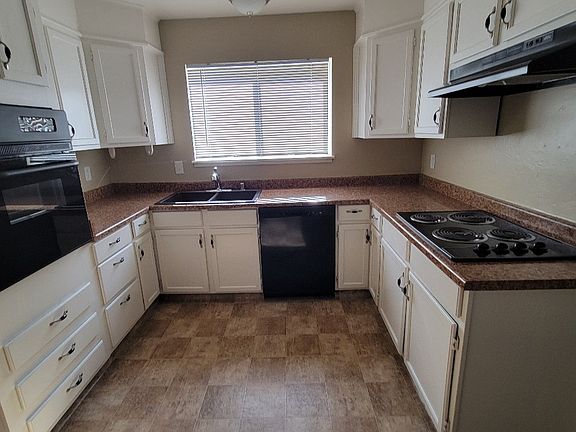2nd image of 708 Junipero Serra Dr