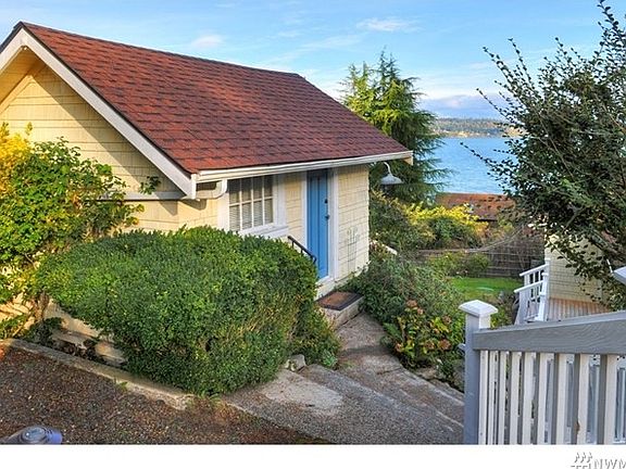 4th image of 7282 NE Pebble Beach Dr
