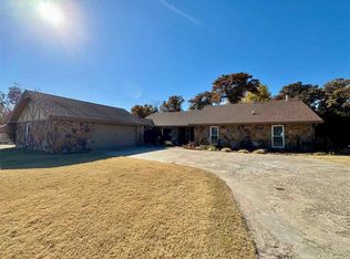140 Bobwhite Rd, Ponca City, OK 74604
