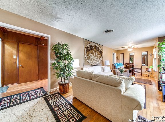5th image of 4802 Hershey Dr