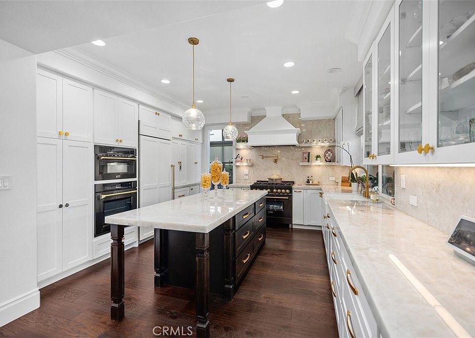1st image of 16 Golf Ridge Dr
