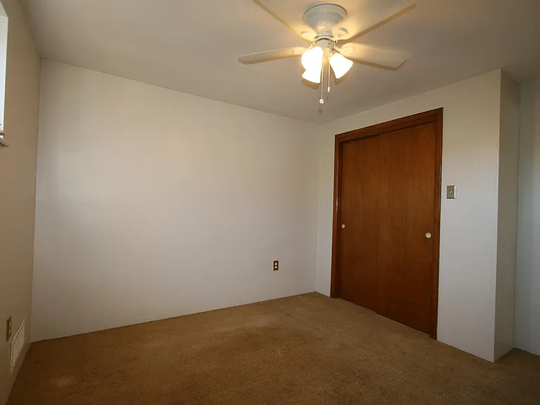 211 W Cherryhill St #2 — Photo 16