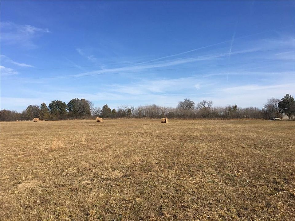 2nd image of 429349 E 1020 Rd