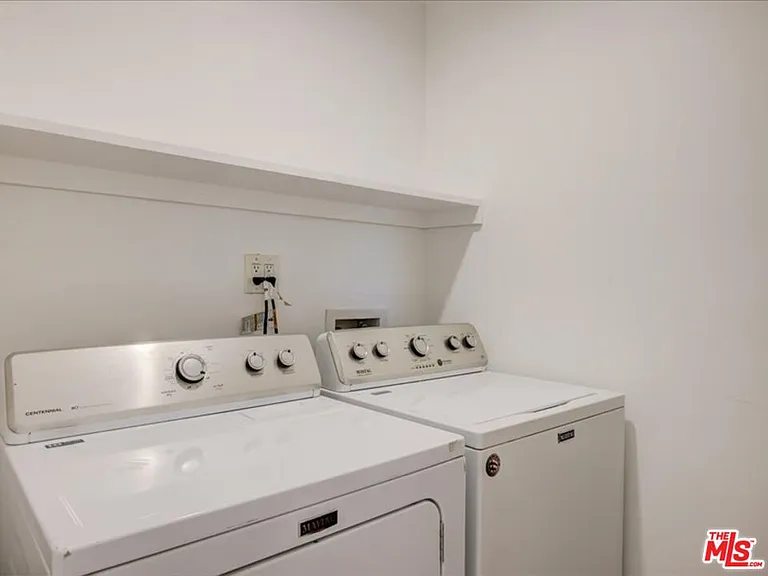 400 N Avenue 66 — Photo 37
