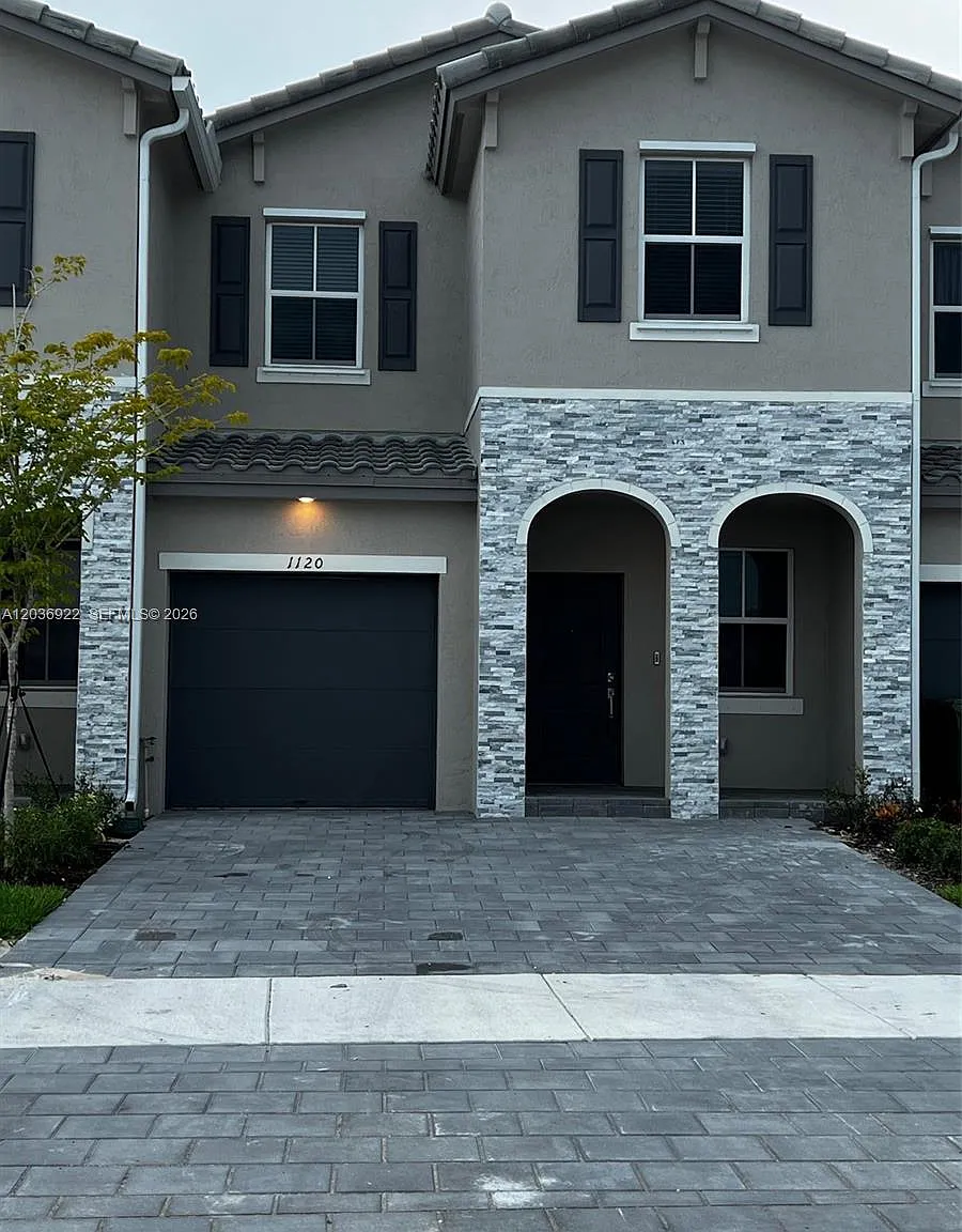 Keys Gate Residential — Photo 1
