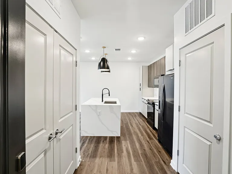 The Pullman Luxury Apartments — Photo 85