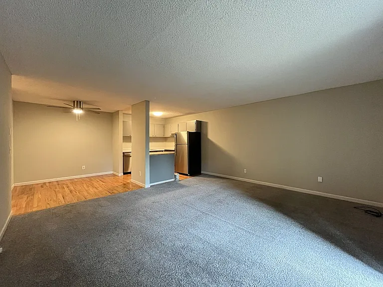 15827 NE Glisan St #5 — Photo 12