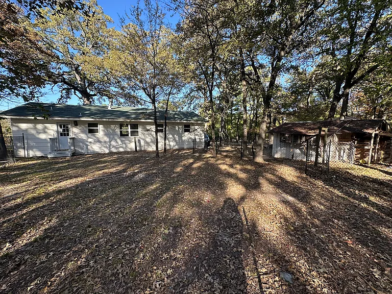 2752 Private Road 2410 — Photo 6