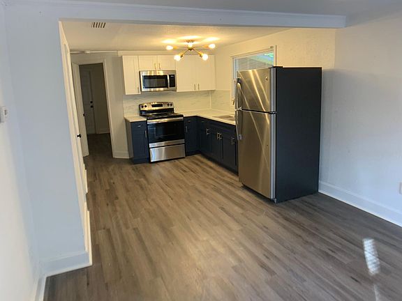 4th image of 8918 N Lynn Ave APT A