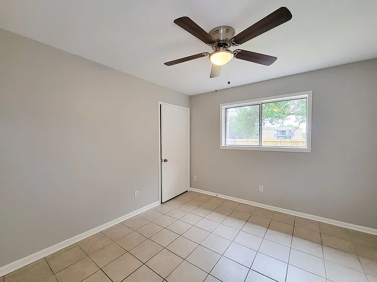 1803 Cypress Dr — Photo 30