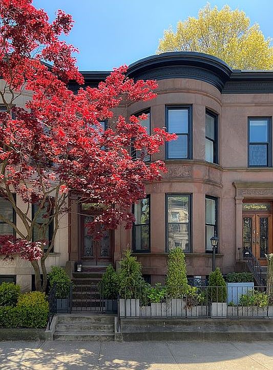 1st image of 196 Midwood St