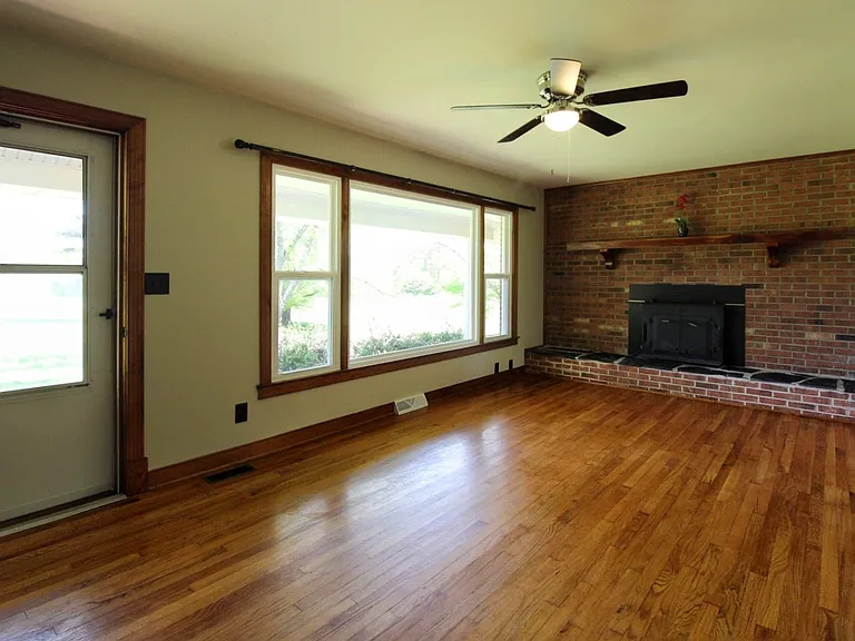 2441 Indian Creek Rd — Photo 7