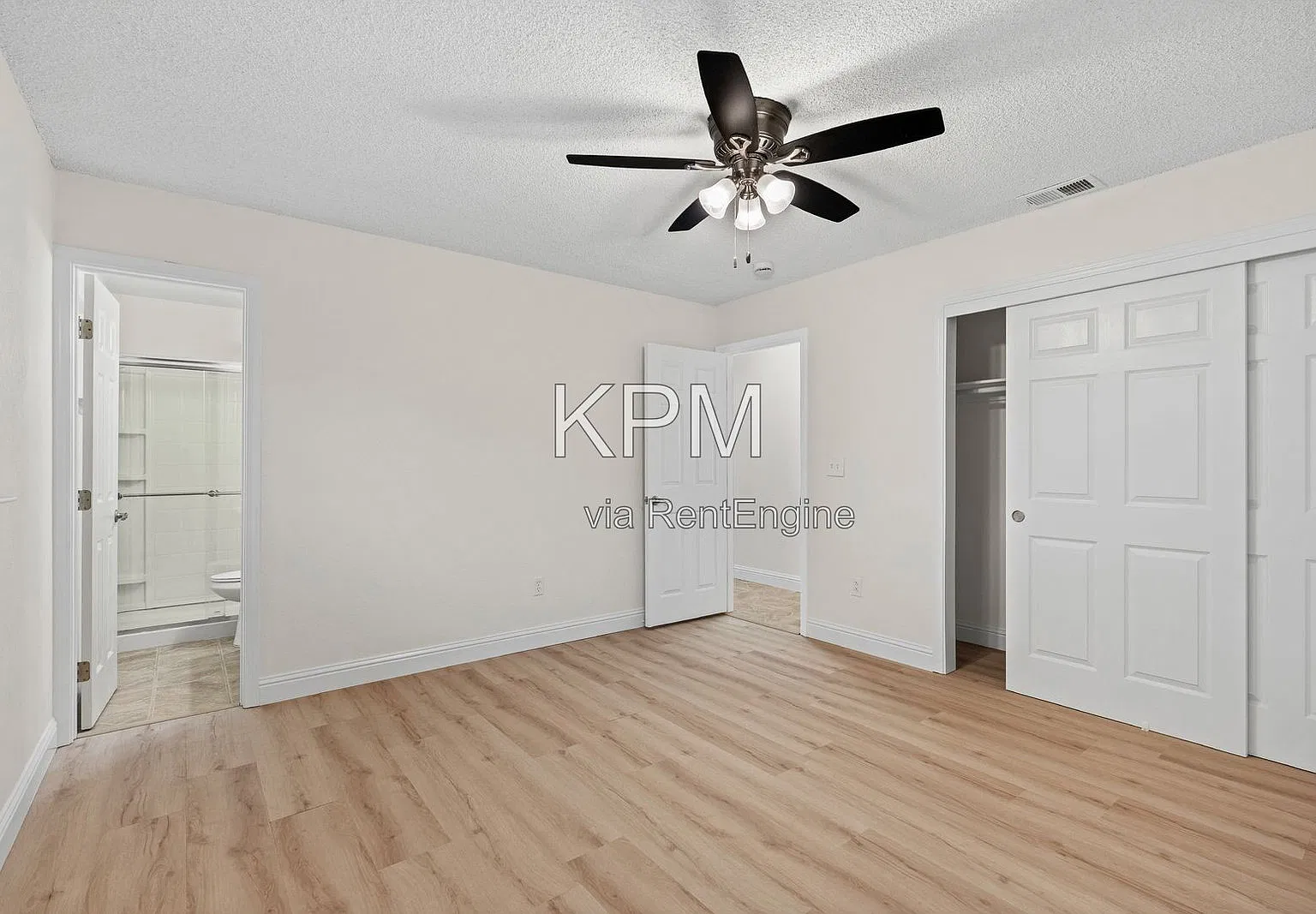 3 bed, 2.0 bath, 1348 sqft, $2,700 — Photo 4