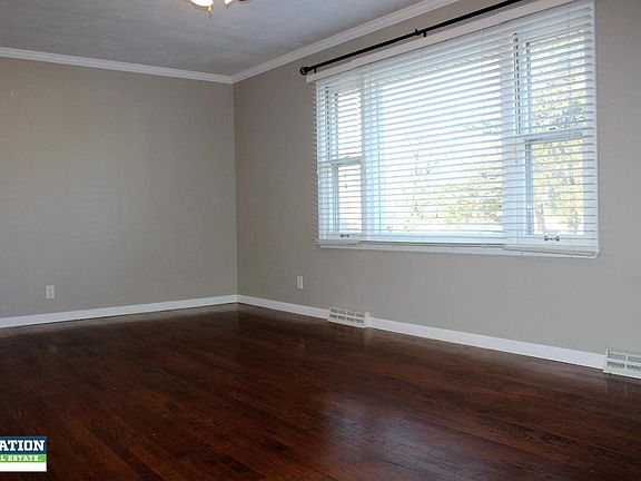 2nd image of 735 W Nance Ave