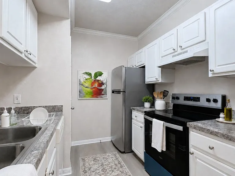 911 N Orange Ave #122 — Photo 3