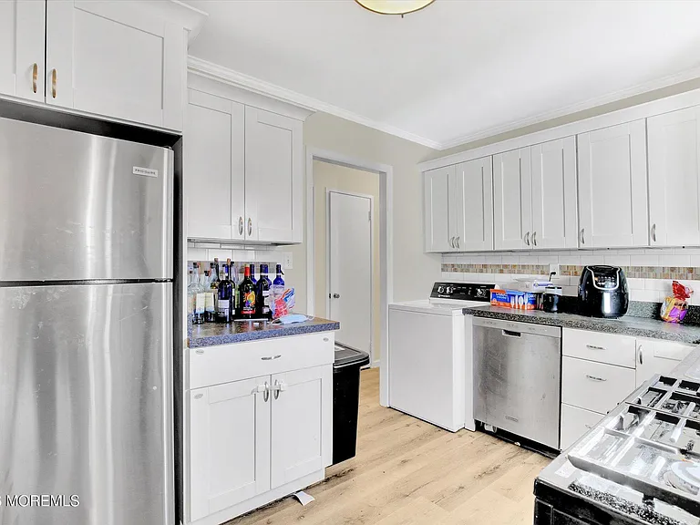 972 Woodgate Ave — Photo 8