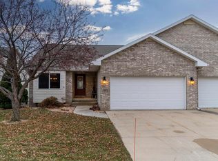 5404 Meadowlark Ln, Cedar Falls, IA 50613
