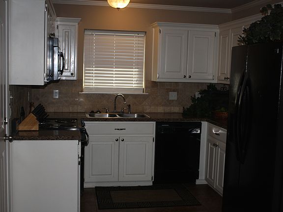 5th image of 106 W Reynolds St