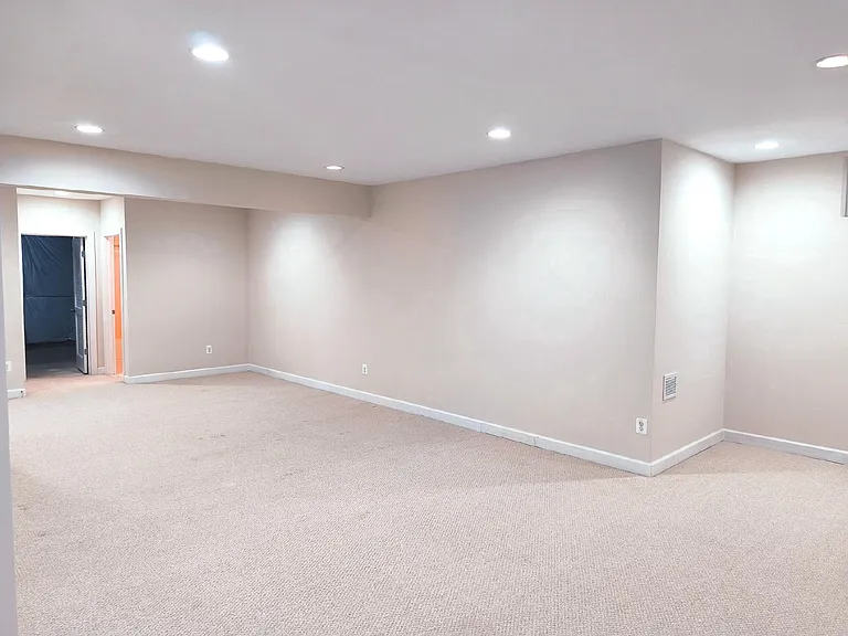 20792 Exchange St — Photo 36