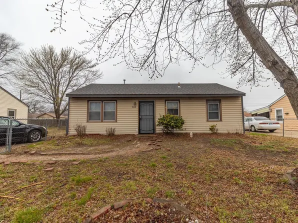 3108 E Locust Dr, Wichita, KS 67216
