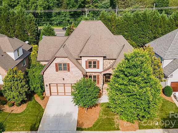 3rd image of 6833 Larrisa Ct