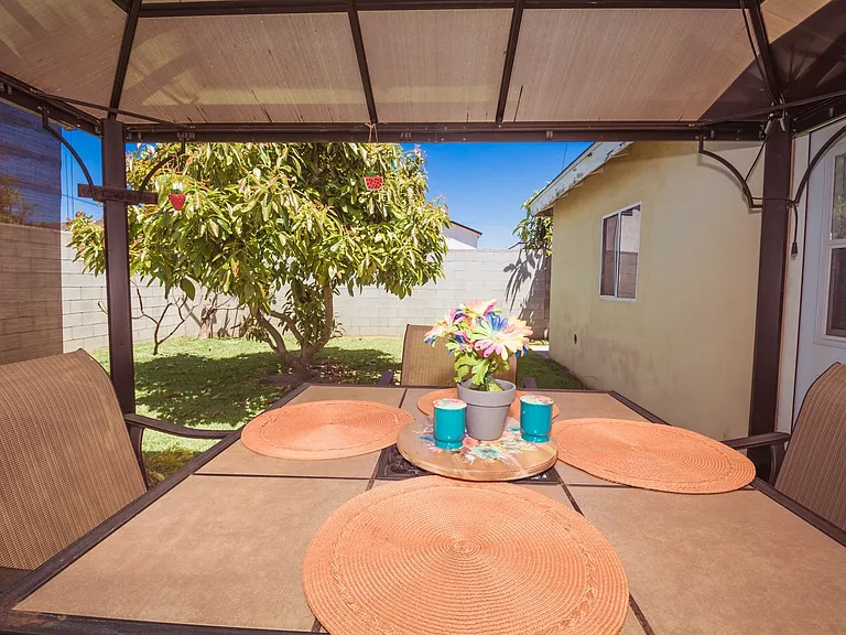 11433 Littchen St — Photo 33