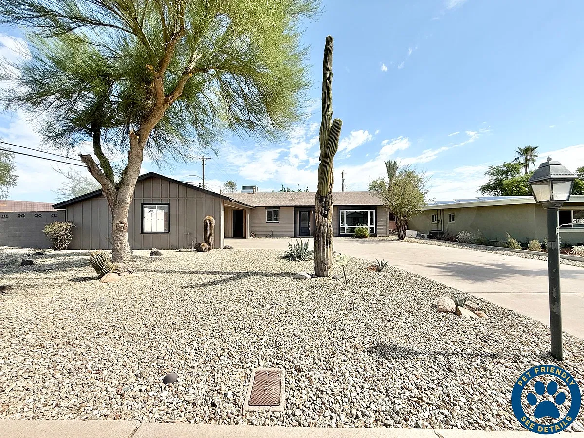 3 bed, 2.0 bath, 1552 sqft, $2,899 — Photo 1