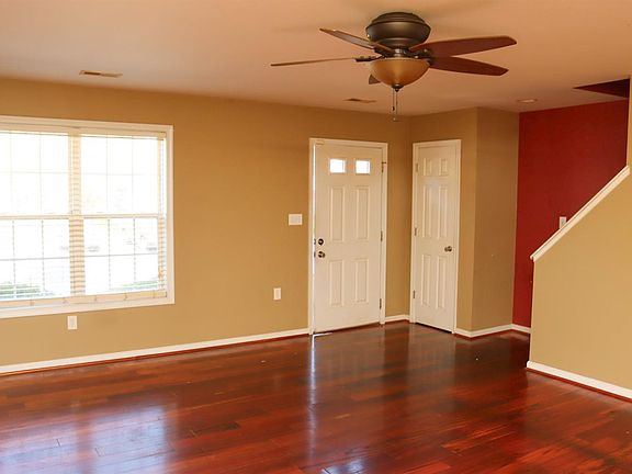 3rd image of 110 Aaron Pl APT 209
