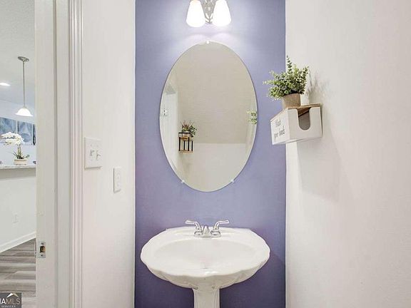 4th image of 4834 W Park Cir
