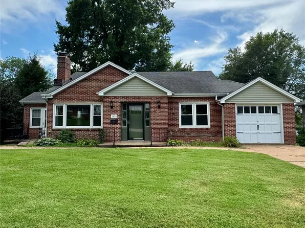 1426 E 3rd St, Washington, MO 63090