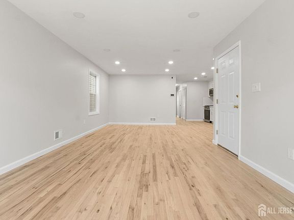 3rd image of 45 Jewett Ave APT 1