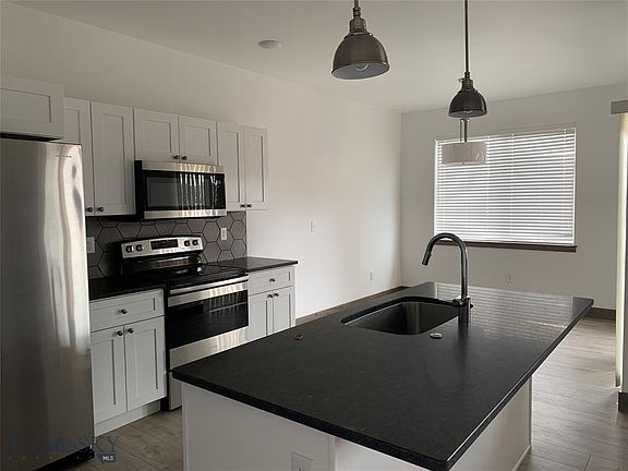 2nd image of 964 Cassandra Ln Unit B