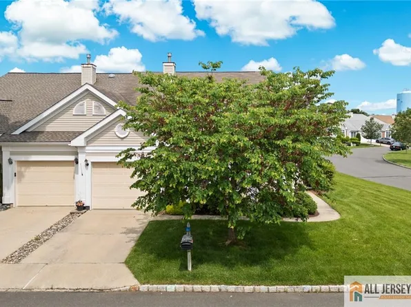 24 Birmingham Ln, Monroe Township, NJ 08831