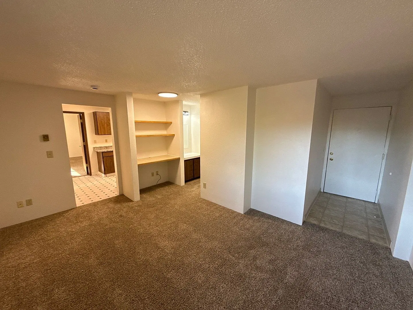 Ashwood Apartments — Photo 4