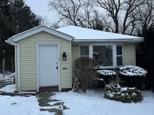 38 Dell Ave, Worcester, MA 01604