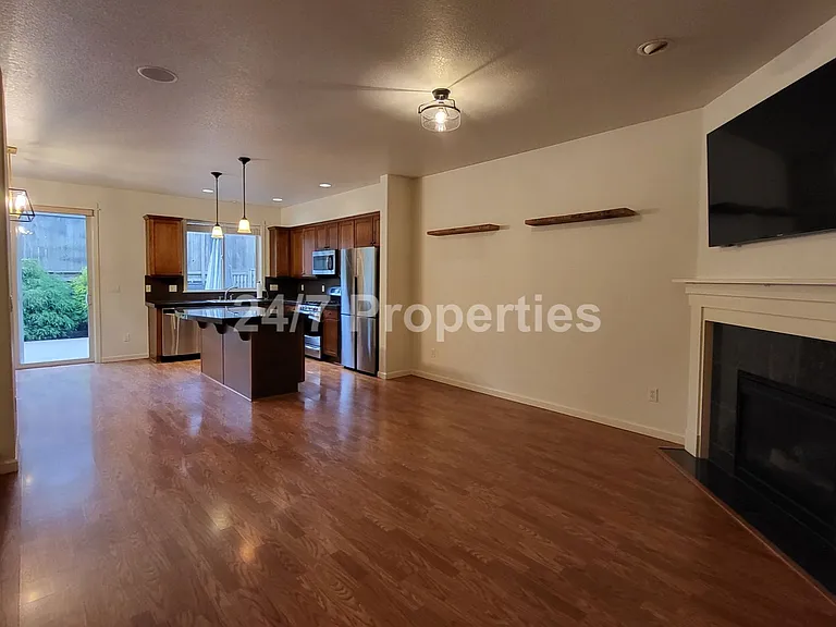 15469 SE Eckert Ln — Photo 2