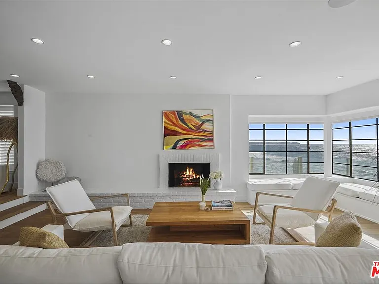 31500 Victoria Point Rd — Photo 4