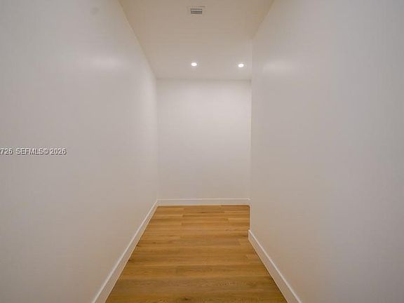 5th image of 112 NW 24th Ct #1