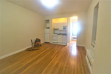 Rented by LEE & ASSOCIATES NYC RESIDENTIAL LLC