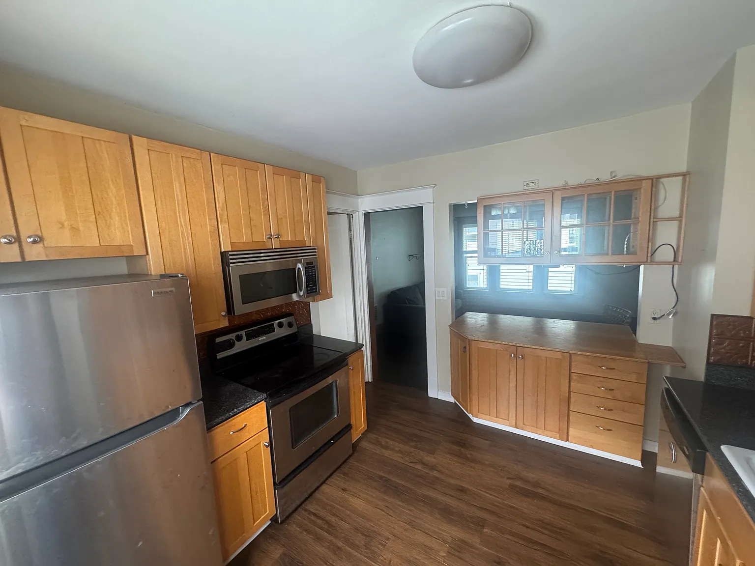 3 bed, 1200 sqft, $1,350 — Photo 4