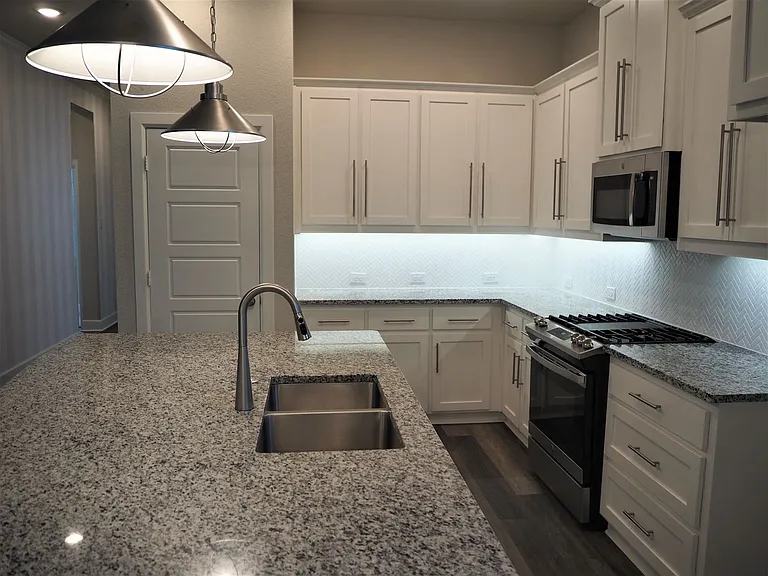 701 Matchbox St — Photo 8