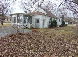 6N211 Gary Ave, Roselle, IL