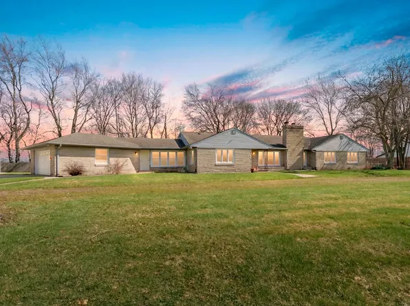 8390 Gull Rd, Richland, MI 49083