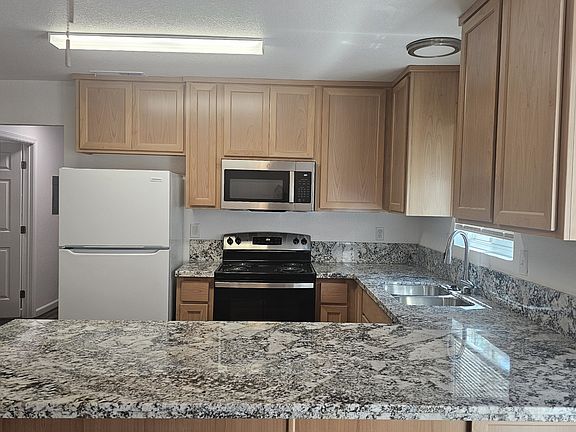 2nd image of 835 W 4th Ave #4